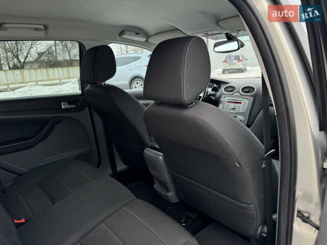 Бежевий Форд Фокус, об'ємом двигуна 1.6 л та пробігом 230 тис. км за 5200 $, фото 24 на Automoto.ua