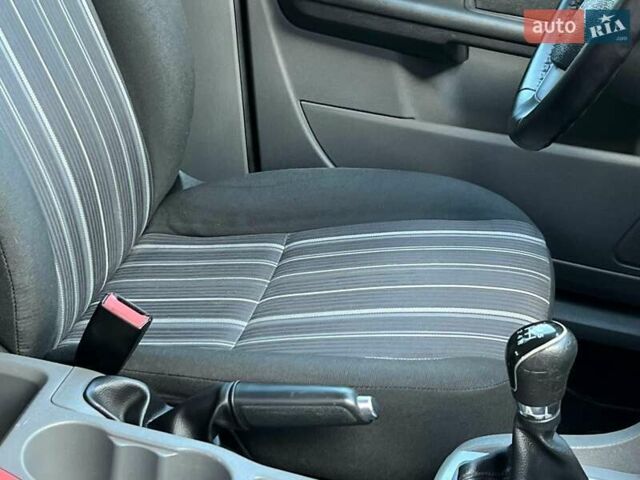 Бежевый Форд Фокус, объемом двигателя 1.6 л и пробегом 217 тыс. км за 6400 $, фото 14 на Automoto.ua