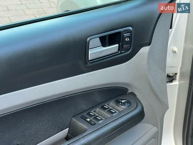 Бежевый Форд Фокус, объемом двигателя 1.6 л и пробегом 217 тыс. км за 6400 $, фото 21 на Automoto.ua