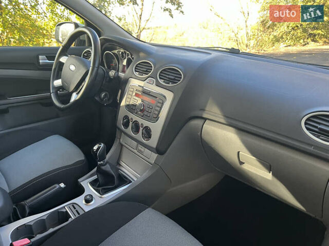 Бежевый Форд Фокус, объемом двигателя 0 л и пробегом 220 тыс. км за 6200 $, фото 15 на Automoto.ua