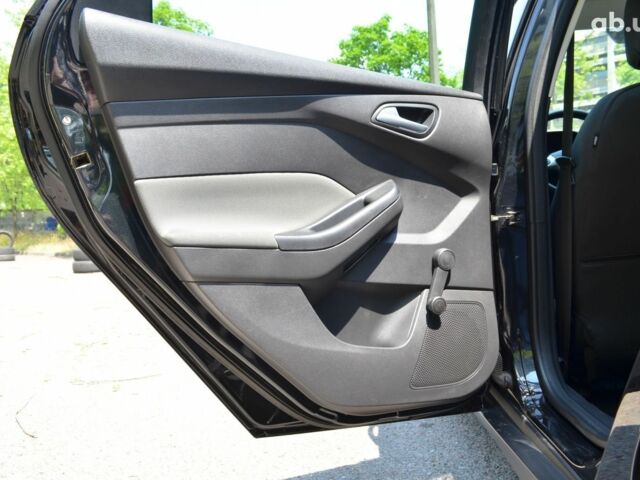 Черный Форд Фокус, объемом двигателя 1.6 л и пробегом 225 тыс. км за 7500 $, фото 10 на Automoto.ua