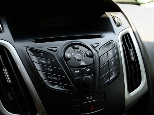 Черный Форд Фокус, объемом двигателя 1.6 л и пробегом 225 тыс. км за 7500 $, фото 15 на Automoto.ua