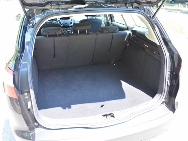 Черный Форд Фокус, объемом двигателя 1.6 л и пробегом 225 тыс. км за 7500 $, фото 6 на Automoto.ua