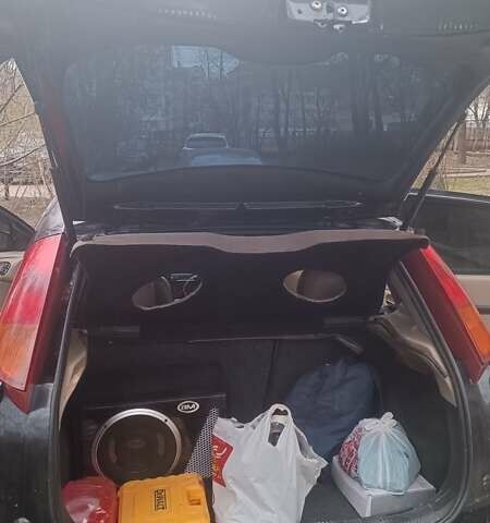 Черный Форд Фокус, объемом двигателя 1.6 л и пробегом 345 тыс. км за 2500 $, фото 5 на Automoto.ua