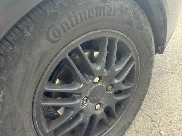 Черный Форд Фокус, объемом двигателя 1.8 л и пробегом 344 тыс. км за 3600 $, фото 4 на Automoto.ua