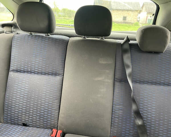 Черный Форд Фокус, объемом двигателя 1.8 л и пробегом 280 тыс. км за 3300 $, фото 9 на Automoto.ua