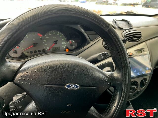 Черный Форд Фокус, объемом двигателя 1.8 л и пробегом 308 тыс. км за 3200 $, фото 2 на Automoto.ua