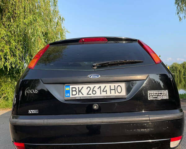 Черный Форд Фокус, объемом двигателя 1.6 л и пробегом 268 тыс. км за 3800 $, фото 3 на Automoto.ua