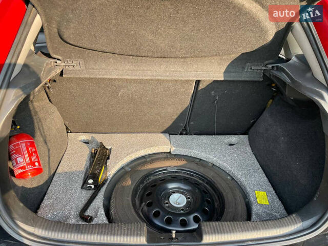 Черный Форд Фокус, объемом двигателя 1.6 л и пробегом 268 тыс. км за 3800 $, фото 9 на Automoto.ua