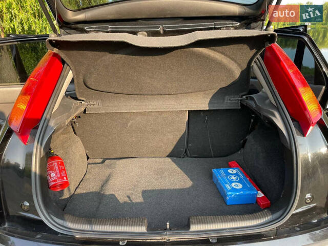 Черный Форд Фокус, объемом двигателя 1.6 л и пробегом 268 тыс. км за 3800 $, фото 8 на Automoto.ua