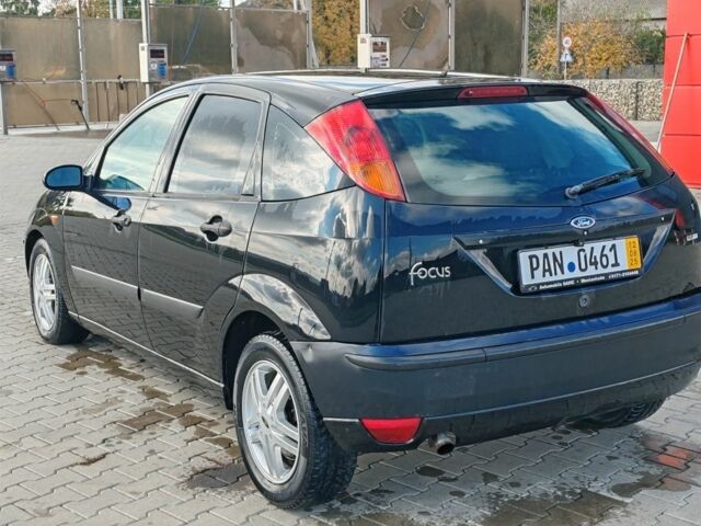 Черный Форд Фокус, объемом двигателя 1.8 л и пробегом 365 тыс. км за 2300 $, фото 5 на Automoto.ua