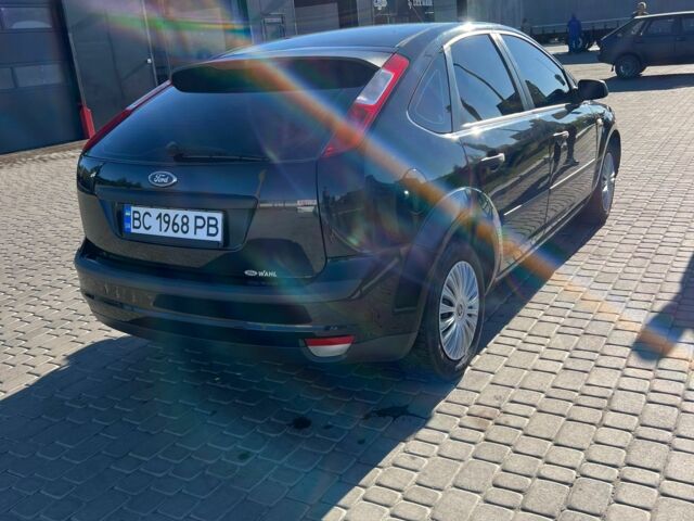 Черный Форд Фокус, объемом двигателя 1.6 л и пробегом 290 тыс. км за 5000 $, фото 3 на Automoto.ua