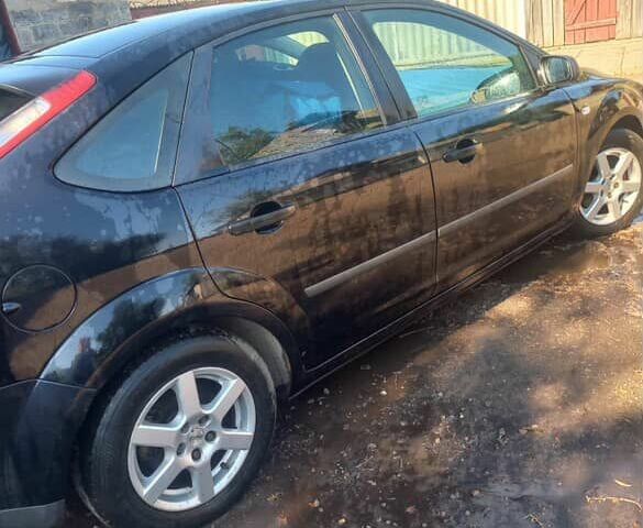 Чорний Форд Фокус, об'ємом двигуна 1.6 л та пробігом 223 тис. км за 4000 $, фото 2 на Automoto.ua