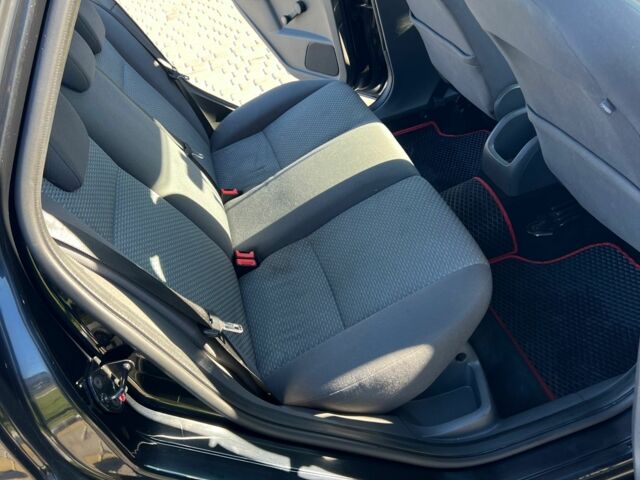 Черный Форд Фокус, объемом двигателя 1.6 л и пробегом 290 тыс. км за 5000 $, фото 5 на Automoto.ua