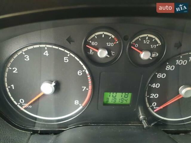 Черный Форд Фокус, объемом двигателя 1.6 л и пробегом 319 тыс. км за 3900 $, фото 11 на Automoto.ua