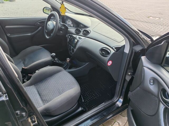 Черный Форд Фокус, объемом двигателя 1.8 л и пробегом 365 тыс. км за 2300 $, фото 14 на Automoto.ua