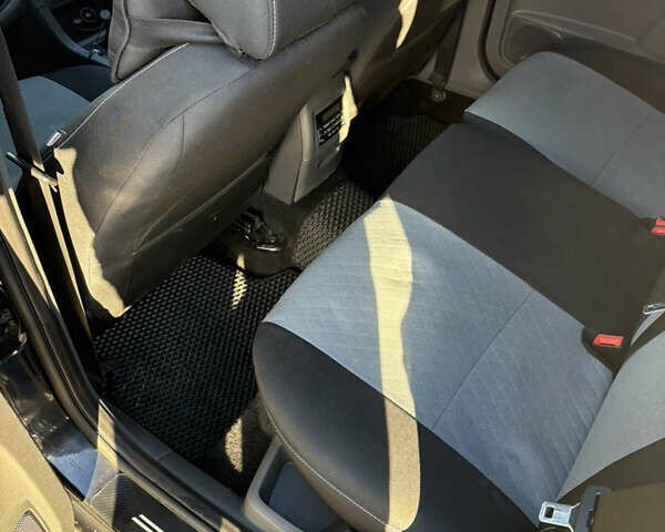 Черный Форд Фокус, объемом двигателя 1.6 л и пробегом 208 тыс. км за 5500 $, фото 8 на Automoto.ua