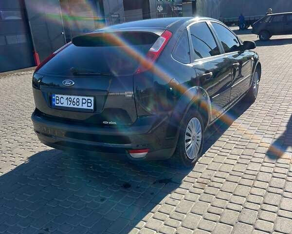 Черный Форд Фокус, объемом двигателя 1.6 л и пробегом 290 тыс. км за 5000 $, фото 2 на Automoto.ua