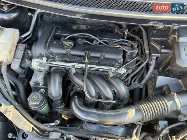 Черный Форд Фокус, объемом двигателя 1.6 л и пробегом 208 тыс. км за 5500 $, фото 27 на Automoto.ua