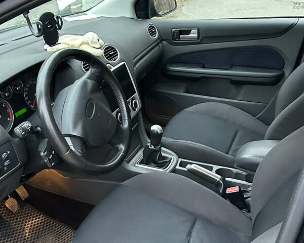 Черный Форд Фокус, объемом двигателя 1.6 л и пробегом 226 тыс. км за 3500 $, фото 3 на Automoto.ua