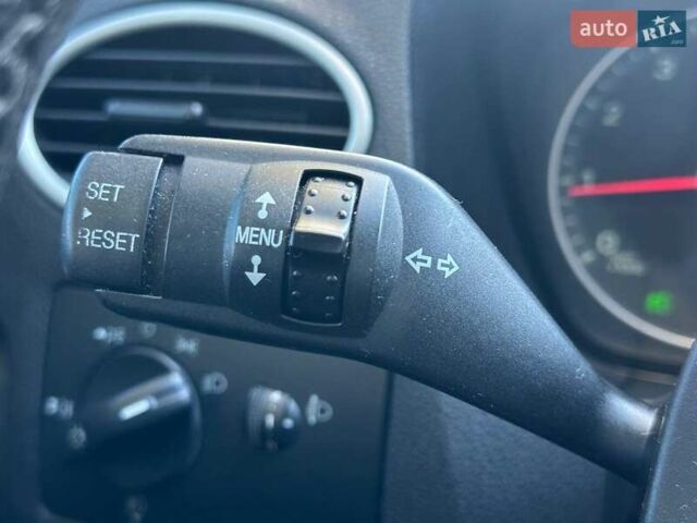 Черный Форд Фокус, объемом двигателя 1.6 л и пробегом 239 тыс. км за 4990 $, фото 20 на Automoto.ua