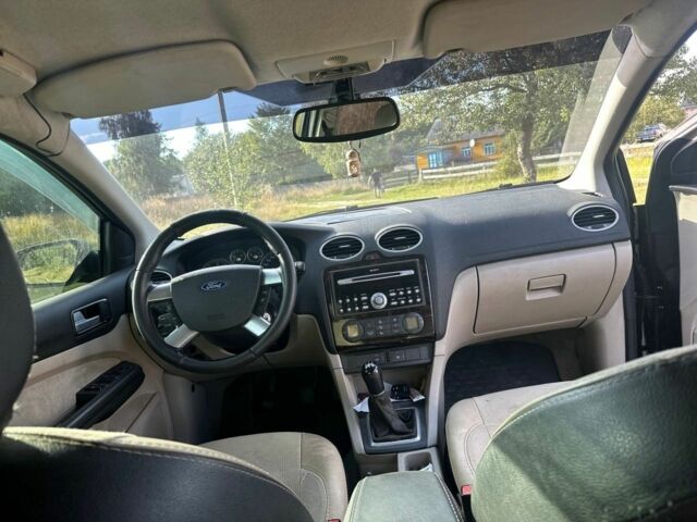 Черный Форд Фокус, объемом двигателя 1.6 л и пробегом 297 тыс. км за 3400 $, фото 7 на Automoto.ua