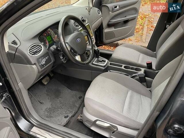 Черный Форд Фокус, объемом двигателя 1.6 л и пробегом 239 тыс. км за 5200 $, фото 5 на Automoto.ua