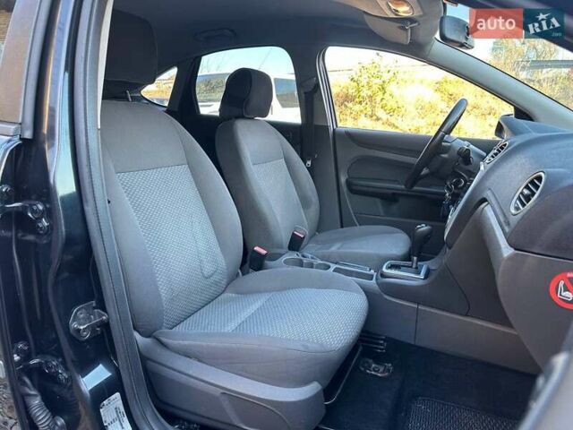 Черный Форд Фокус, объемом двигателя 1.6 л и пробегом 239 тыс. км за 5190 $, фото 11 на Automoto.ua