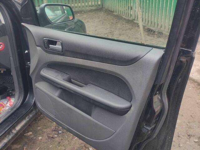 Черный Форд Фокус, объемом двигателя 1.6 л и пробегом 300 тыс. км за 1200 $, фото 17 на Automoto.ua