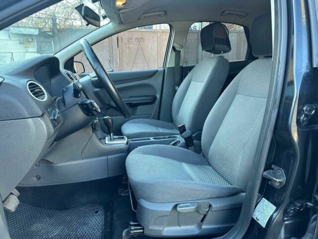 Черный Форд Фокус, объемом двигателя 1.6 л и пробегом 239 тыс. км за 5190 $, фото 8 на Automoto.ua