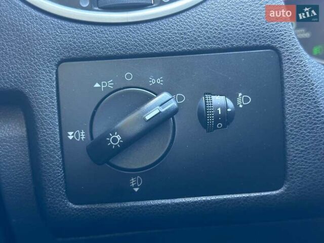 Черный Форд Фокус, объемом двигателя 1.6 л и пробегом 239 тыс. км за 5190 $, фото 19 на Automoto.ua