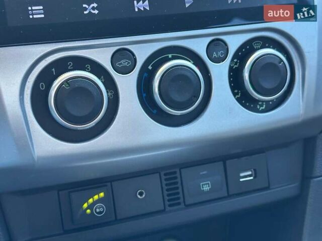 Черный Форд Фокус, объемом двигателя 1.6 л и пробегом 239 тыс. км за 5190 $, фото 16 на Automoto.ua