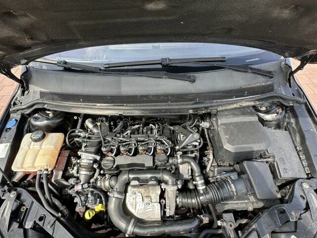 Черный Форд Фокус, объемом двигателя 1.6 л и пробегом 290 тыс. км за 2750 $, фото 13 на Automoto.ua