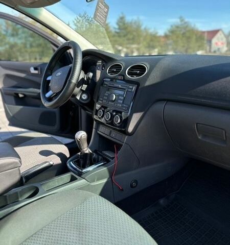 Черный Форд Фокус, объемом двигателя 1.6 л и пробегом 297 тыс. км за 3850 $, фото 20 на Automoto.ua