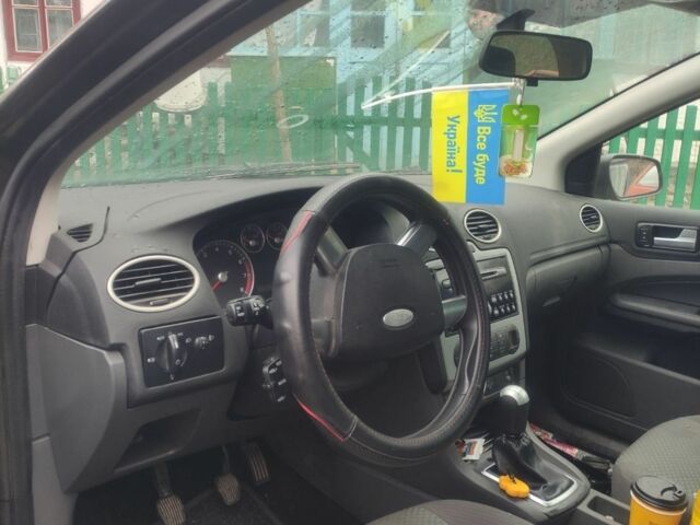 Черный Форд Фокус, объемом двигателя 1.6 л и пробегом 300 тыс. км за 1200 $, фото 7 на Automoto.ua