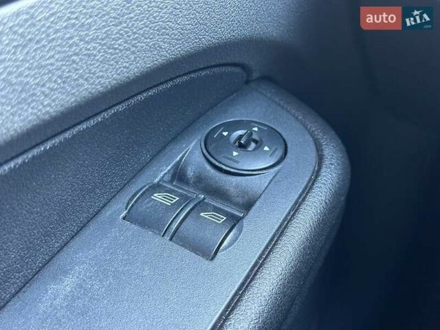 Черный Форд Фокус, объемом двигателя 1.6 л и пробегом 239 тыс. км за 5190 $, фото 18 на Automoto.ua