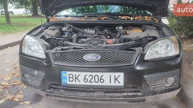 Черный Форд Фокус, объемом двигателя 1.6 л и пробегом 275 тыс. км за 3200 $, фото 5 на Automoto.ua