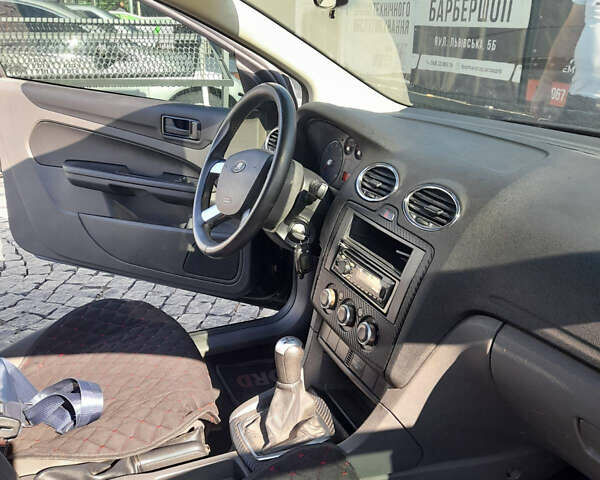 Чорний Форд Фокус, об'ємом двигуна 1.6 л та пробігом 228 тис. км за 4150 $, фото 13 на Automoto.ua