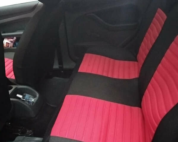 Черный Форд Фокус, объемом двигателя 1.6 л и пробегом 196 тыс. км за 4100 $, фото 10 на Automoto.ua