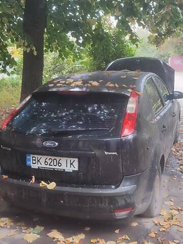 Черный Форд Фокус, объемом двигателя 1.6 л и пробегом 275 тыс. км за 3200 $, фото 7 на Automoto.ua