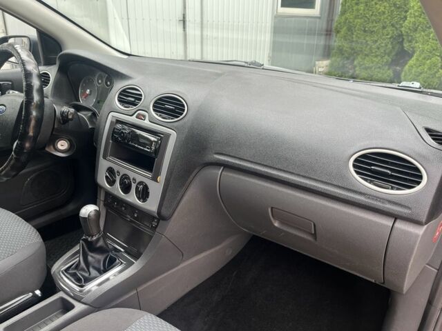 Чорний Форд Фокус, об'ємом двигуна 1.8 л та пробігом 265 тис. км за 3700 $, фото 14 на Automoto.ua