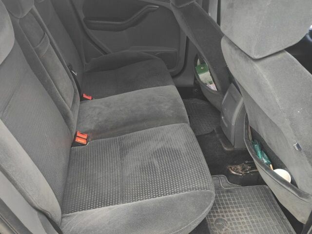 Черный Форд Фокус, объемом двигателя 2 л и пробегом 300 тыс. км за 4300 $, фото 4 на Automoto.ua