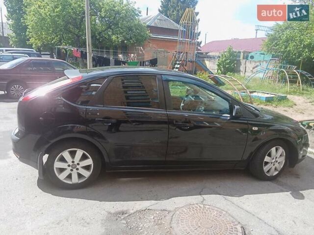 Черный Форд Фокус, объемом двигателя 1.6 л и пробегом 228 тыс. км за 3850 $, фото 16 на Automoto.ua