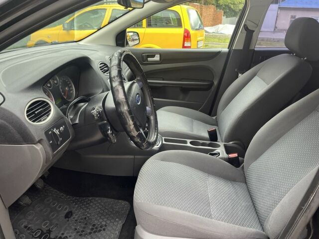 Чорний Форд Фокус, об'ємом двигуна 1.8 л та пробігом 265 тис. км за 3700 $, фото 5 на Automoto.ua