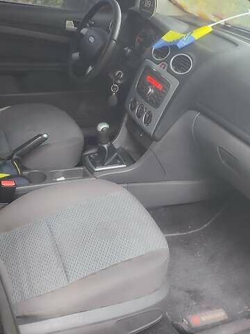 Черный Форд Фокус, объемом двигателя 1.6 л и пробегом 275 тыс. км за 3200 $, фото 1 на Automoto.ua