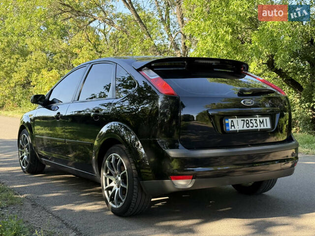 Черный Форд Фокус, объемом двигателя 1.6 л и пробегом 250 тыс. км за 4750 $, фото 4 на Automoto.ua