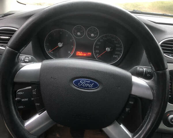 Черный Форд Фокус, объемом двигателя 1.6 л и пробегом 215 тыс. км за 4500 $, фото 10 на Automoto.ua