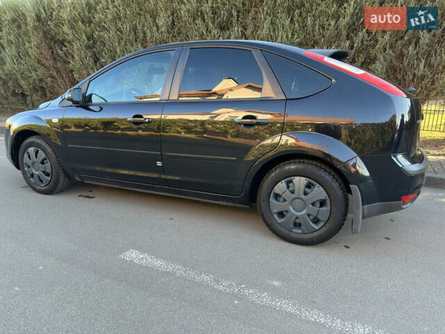 Черный Форд Фокус, объемом двигателя 1.6 л и пробегом 269 тыс. км за 5000 $, фото 2 на Automoto.ua