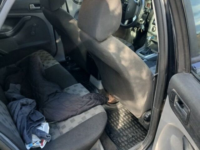 Чорний Форд Фокус, об'ємом двигуна 1.6 л та пробігом 223 тис. км за 4100 $, фото 2 на Automoto.ua