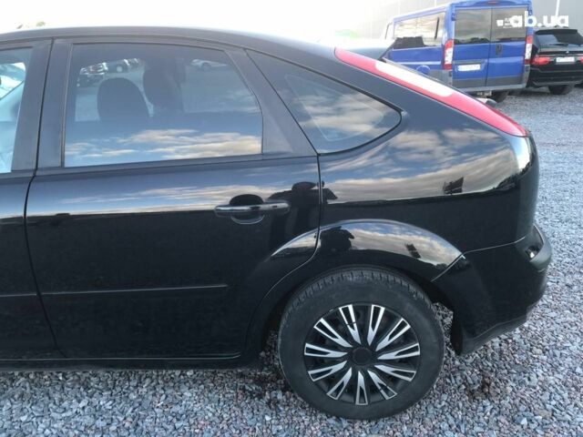 Черный Форд Фокус, объемом двигателя 1.6 л и пробегом 167 тыс. км за 5390 $, фото 9 на Automoto.ua